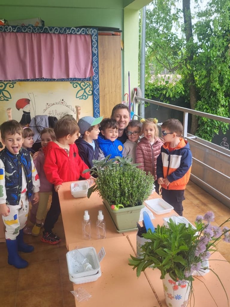 atelier de microplante la gradinita LadyBird sustinut de asociatia bioza