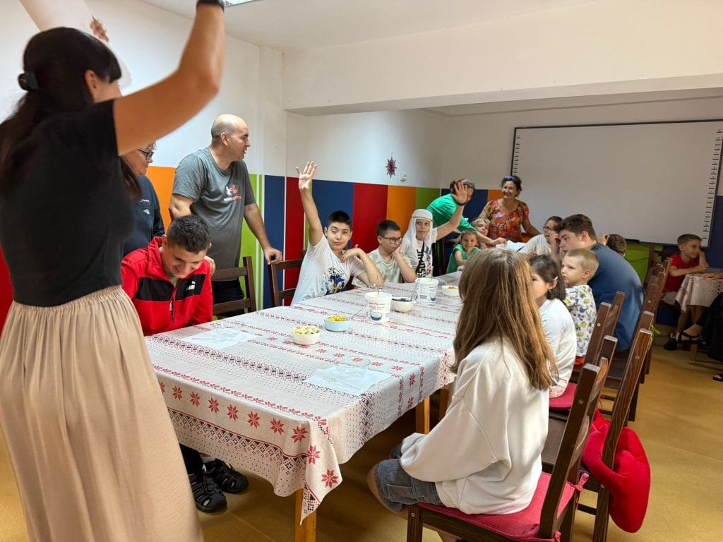 Atelier de desert sanatos - Copii cu dizabilitati Podul Lung. Sustinut de Asociatia Bioza prin Oana Teslaru