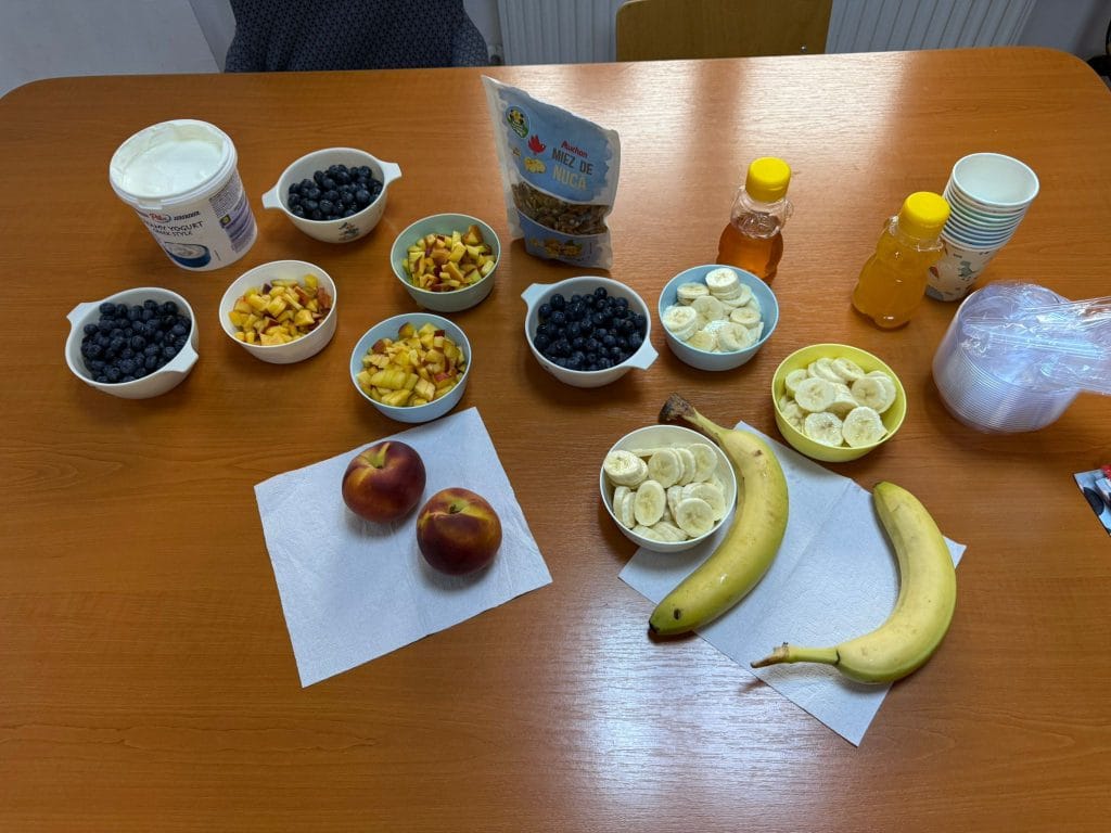 Atelier de desert sanatos - Copii cu dizabilitati Podul Lung. Sustinut de Asociatia Bioza prin Oana Teslaru