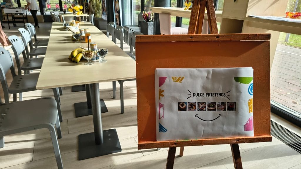 Atelier Desert Prietenos - Iaurt cu fructe, nuci și miere susținut de Asociația Bioza prin Oana Teslaru la Nest - Parcul Copiilor Timișoara