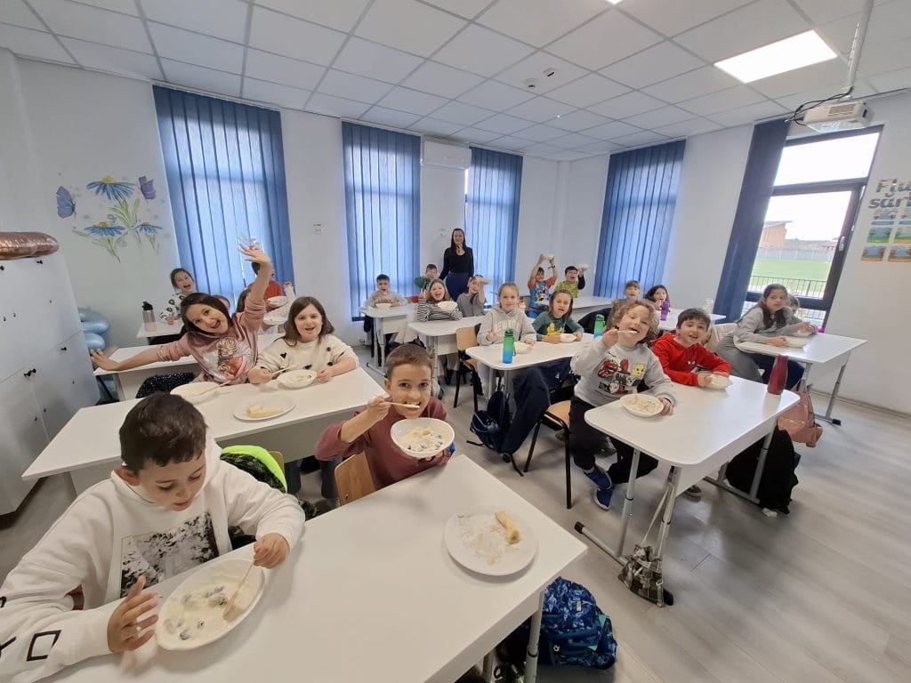 Atelier desert prietenos – 3 clase 1-a susținute de Asociația Bioza prin Oana Teslaru la Școala Gimnazială Moșnița Nouă