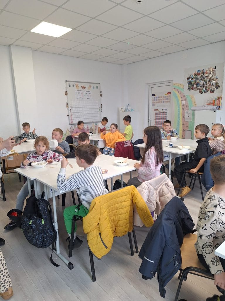 Atelier desert prietenos – 3 clase 1-a susținute de Asociația Bioza prin Oana Teslaru la Școala Gimnazială Moșnița Nouă