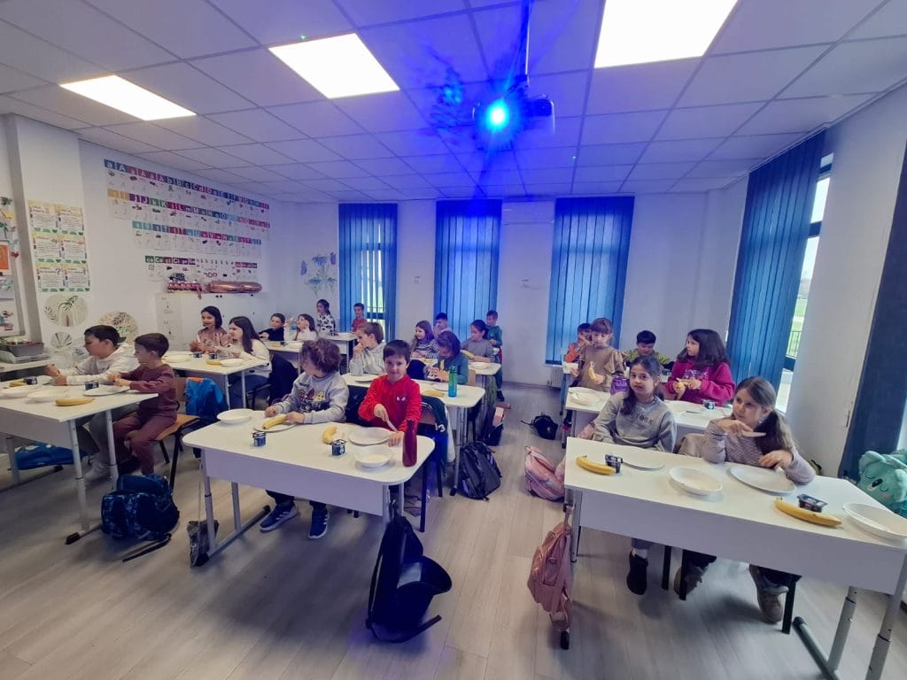 Atelier desert prietenos – 3 clase 1-a susținute de Asociația Bioza prin Oana Teslaru la Școala Gimnazială Moșnița Nouă