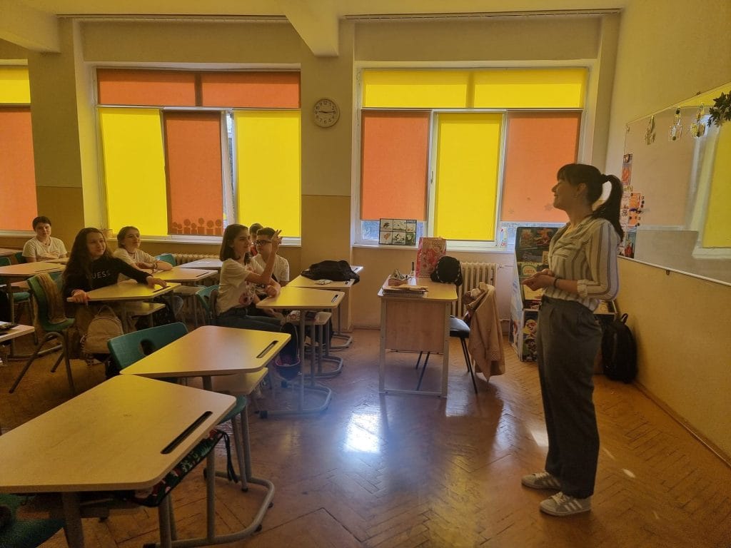 Atelier desert prietenos – clasa a 4-a susținute de Asociația Bioza prin Oana Teslaru la Școala Gimnazială nr. 13 Timișoara