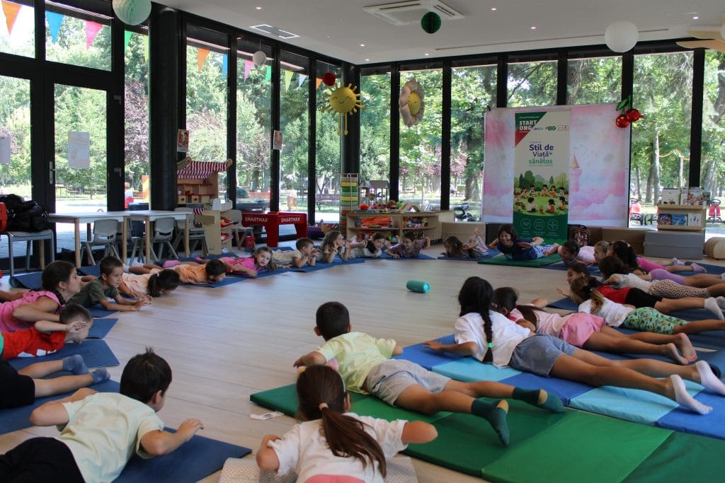 Atelier de mișcare și yoga – Corpul care se mișcă bine susținute de Asociația Bioza prin Oana Teslaru la Comunitatea locală Timișoara