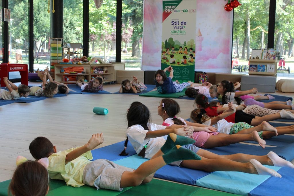 Atelier de mișcare și yoga – Corpul care se mișcă bine susținute de Asociația Bioza prin Oana Teslaru la Comunitatea locală Timișoara
