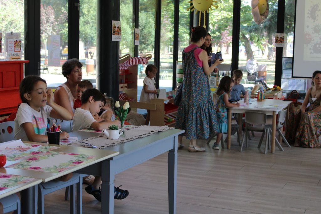 Atelier de prevenție medicală – Grija față de propriul corp susținute de Asociația Bioza prin Oana Teslaru la Comunitatea locală Timișoara